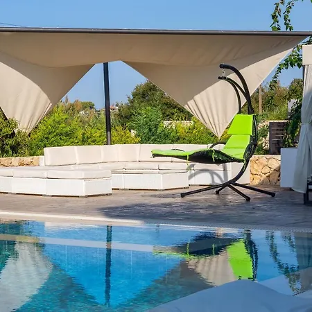 Diamond - Private Heated Pool
